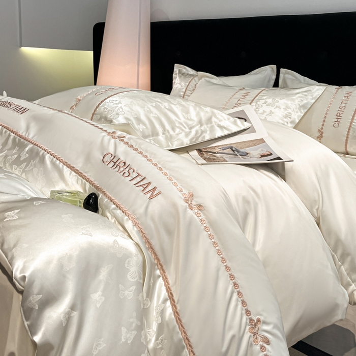 91家纺网 家纺一手货源 找家纺 金牛座家纺 2026新款亮丝细斜纹贡缎提花重工刺绣四件套床盖四件套-醉蝶 醉蝶-奶白