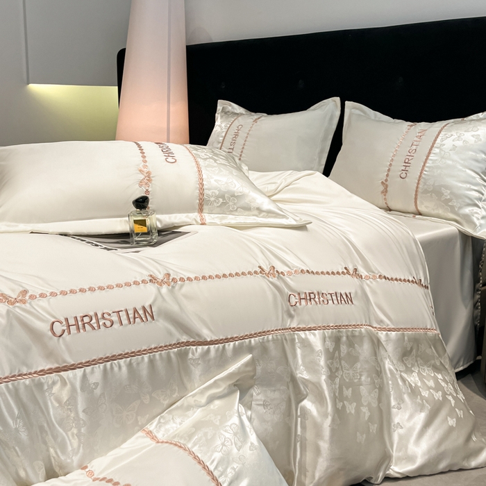 91家纺网 家纺一手货源 找家纺 金牛座家纺 2026新款亮丝细斜纹贡缎提花重工刺绣四件套床盖四件套-醉蝶 醉蝶-奶白