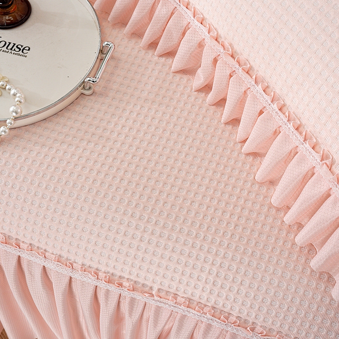 91家纺网 家纺一手货源 找家纺 七里香 2026新款千鸟阁凉豆豆3D冰豆豆床裙款凉席三件套 华夫格-粉玉