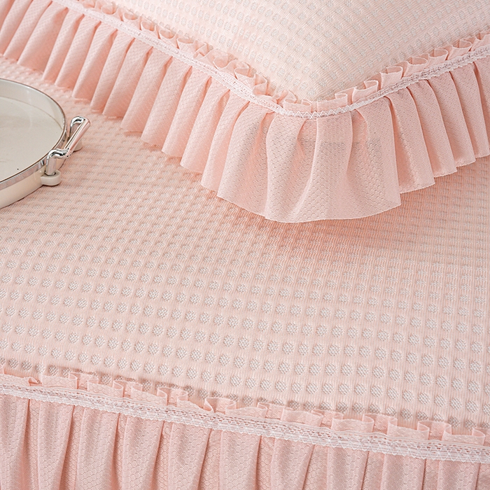 91家纺网 家纺一手货源 找家纺 七里香 2026新款千鸟阁凉豆豆3D冰豆豆床裙款凉席三件套 华夫格-粉玉