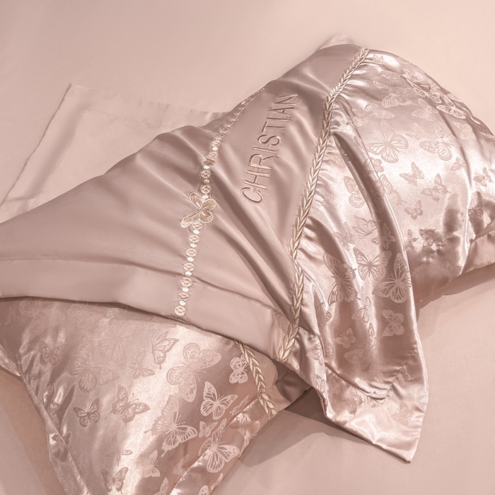 91家纺网 家纺一手货源 找家纺 金牛座家纺 2026新款亮丝细斜纹贡缎提花重工刺绣四件套床盖四件套-醉蝶 醉蝶-浅豆沙