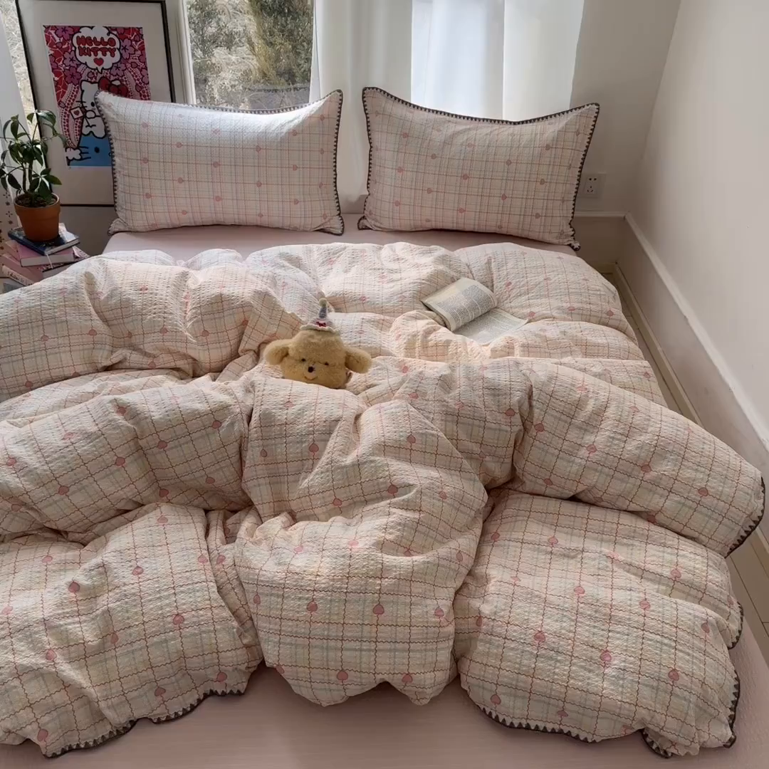 91家纺网 家纺一手货源 找家纺 玉海棠家纺 2026新款高品质A类泡芙纱甜栗贝壳边套件系列-小红书推荐（110g） 甜栗-格格心