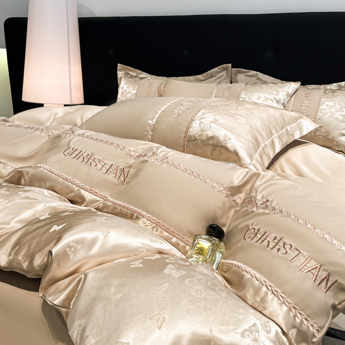 91家纺网 家纺一手货源 找家纺 金牛座家纺 2026新款亮丝细斜纹贡缎提花重工刺绣四件套床盖四件套-醉蝶 醉蝶-香槟