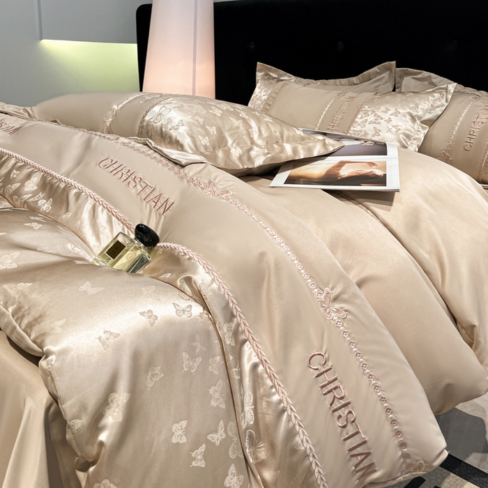 91家纺网 家纺一手货源 找家纺 金牛座家纺 2026新款亮丝细斜纹贡缎提花重工刺绣四件套床盖四件套-醉蝶 醉蝶-香槟