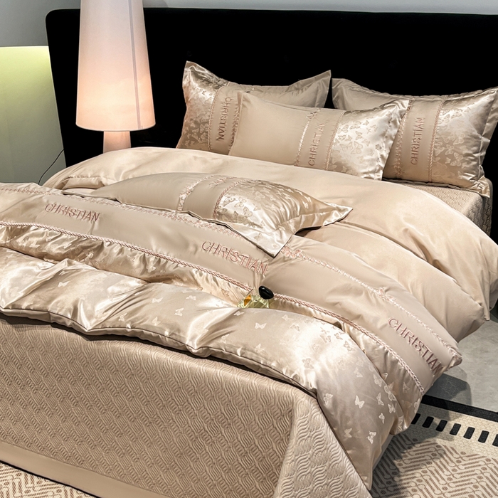 91家纺网 家纺一手货源 找家纺 金牛座家纺 2026新款亮丝细斜纹贡缎提花重工刺绣四件套床盖四件套-醉蝶 醉蝶-香槟