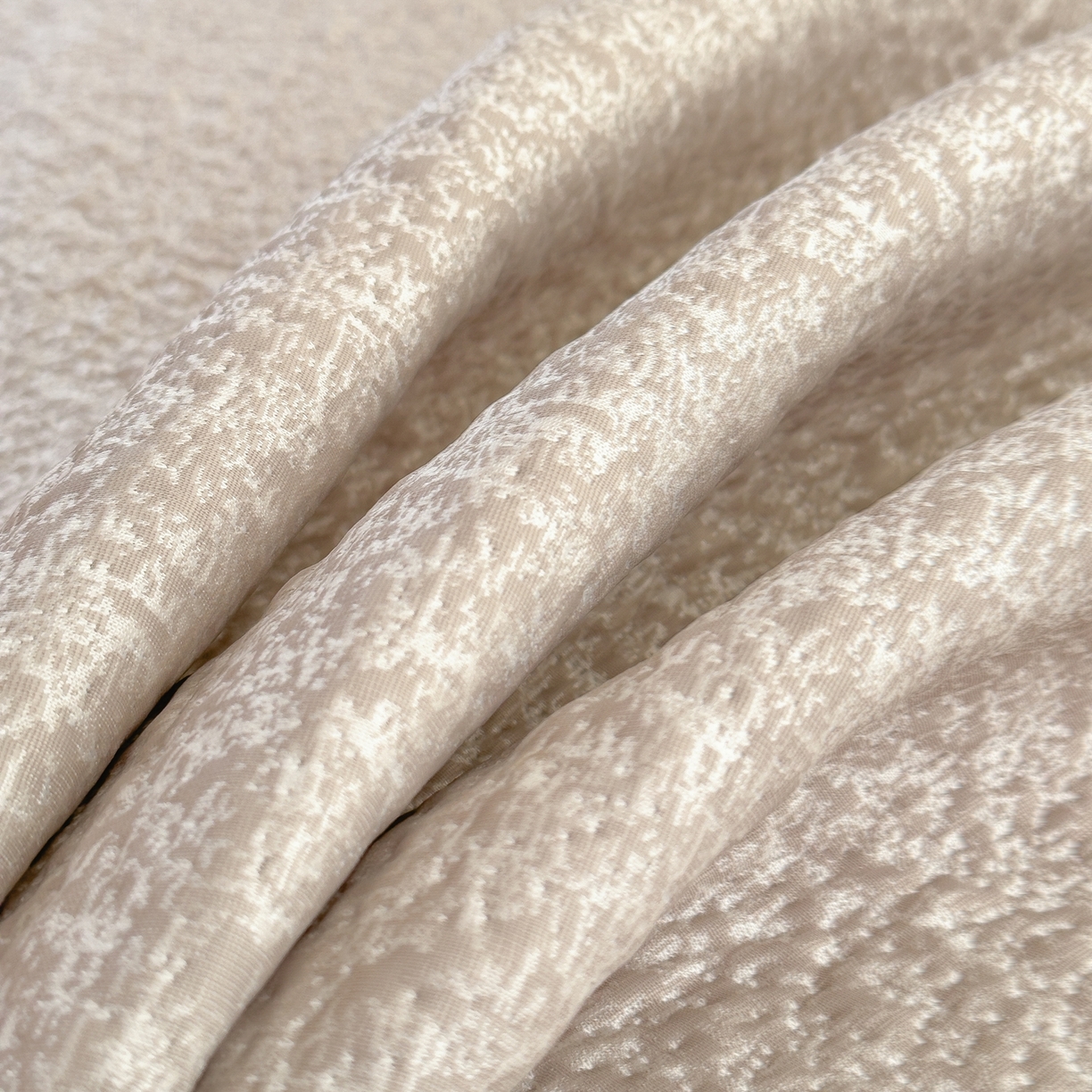 91家纺网 家纺一手货源 找家纺 孩子王家纺 2026新款夏季凉感公主风冰豆豆花边凉席床裙款凉感值过0.21三件套可机洗冰丝空 豆豆物语-奶咖