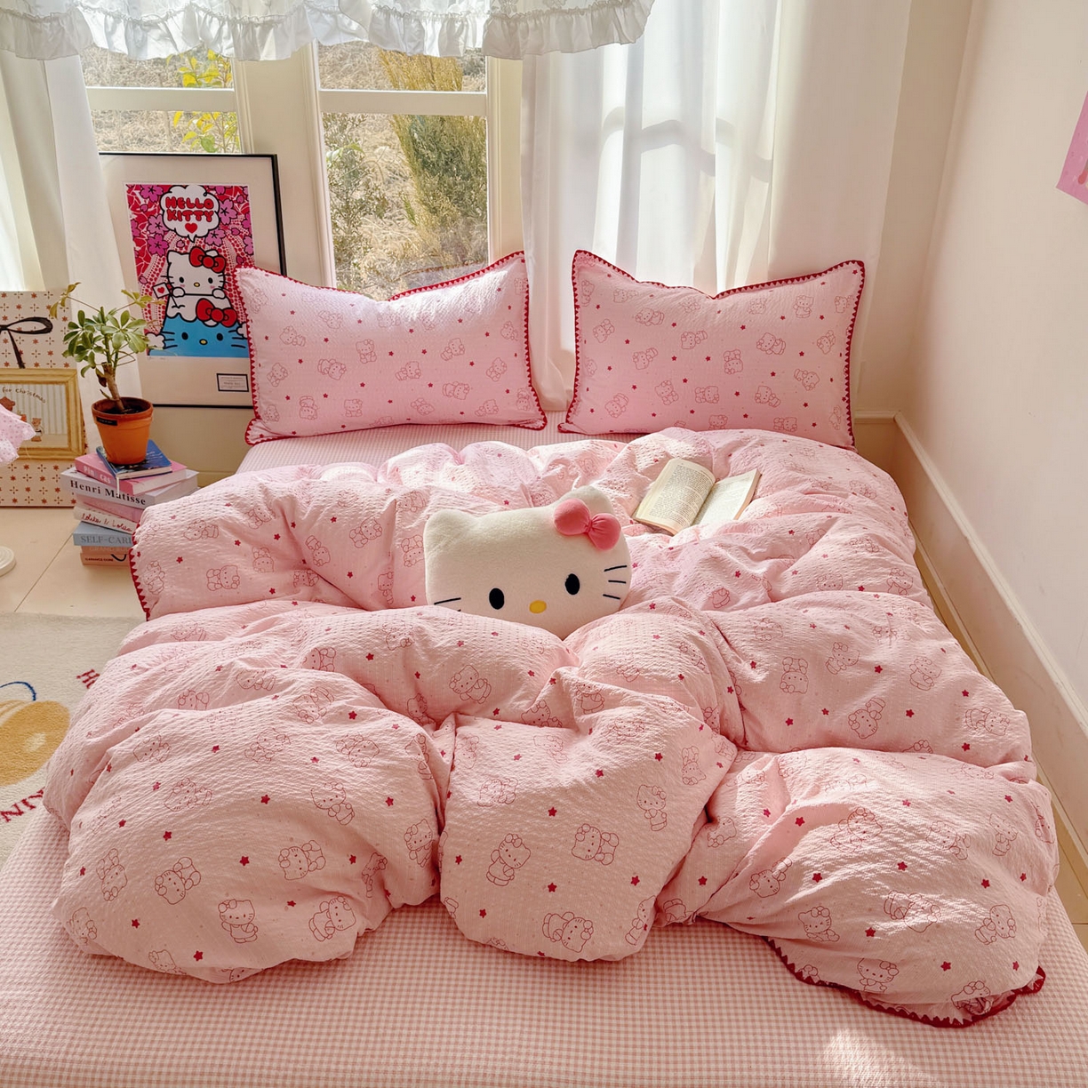 91家纺网 家纺一手货源 找家纺 玉海棠家纺 2026新款高品质A类泡芙纱甜栗贝壳边套件系列-小红书推荐（110g） 甜栗-描线小猫粉