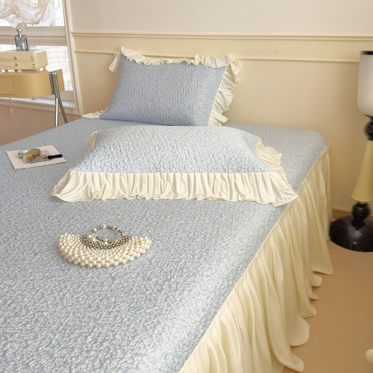 91家纺网 家纺一手货源 找家纺 孩子王家纺 2026新款夏季凉感公主风冰豆豆花边凉席床裙款凉感值过0.21三件套可机洗冰丝空 豆豆物语-天空蓝