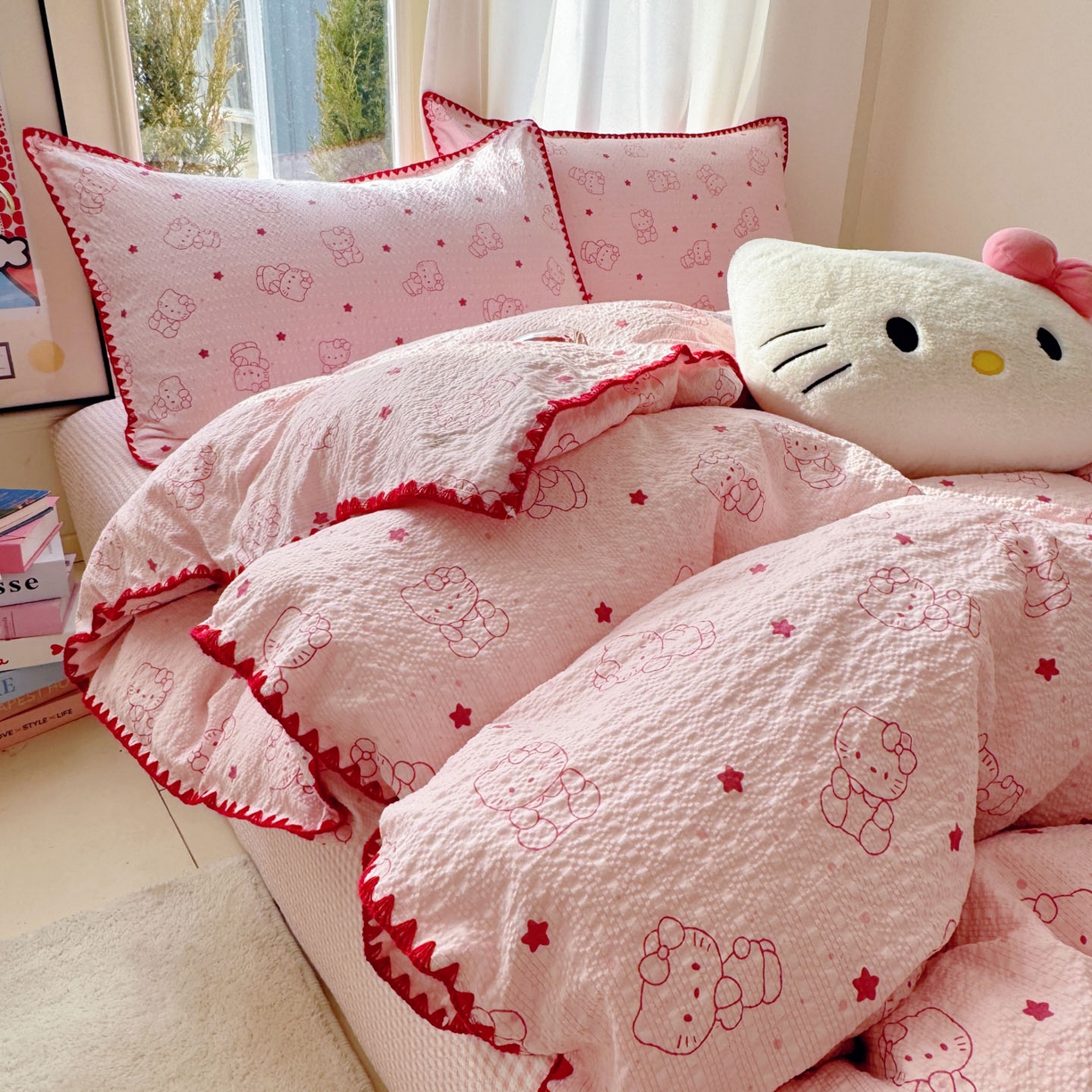 91家纺网 家纺一手货源 找家纺 玉海棠家纺 2026新款高品质A类泡芙纱甜栗贝壳边套件系列-小红书推荐（110g） 甜栗-描线小猫粉