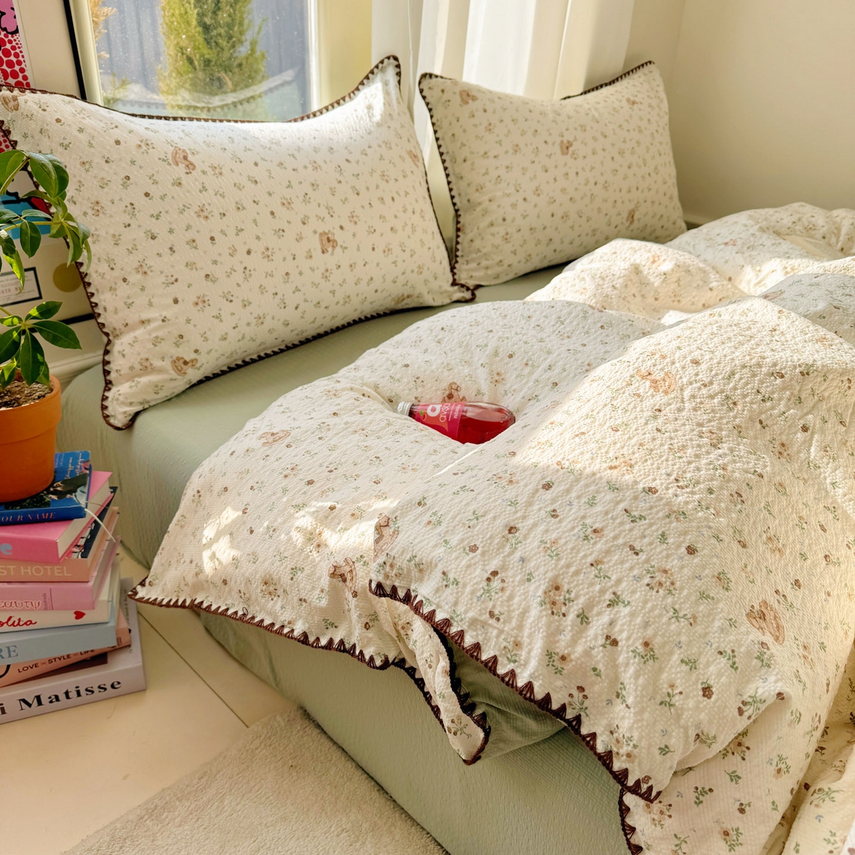 91家纺网 家纺一手货源 找家纺 玉海棠家纺 2026新款高品质A类泡芙纱甜栗贝壳边套件系列-小红书推荐（110g） 甜栗-木马小花团