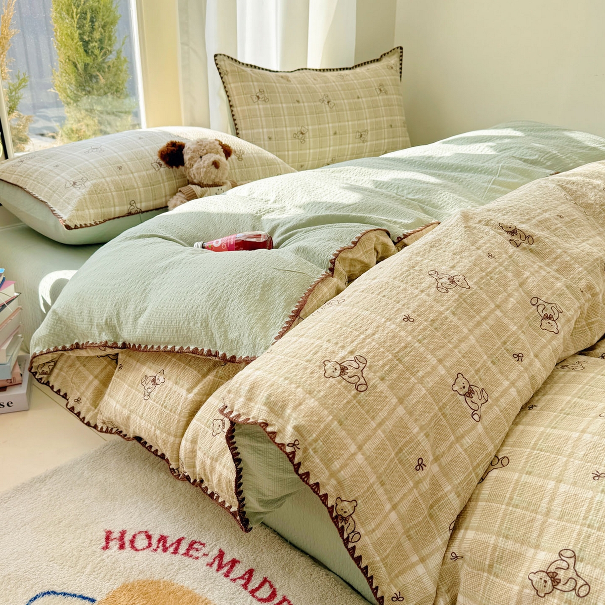 91家纺网 家纺一手货源 找家纺 玉海棠家纺 2026新款高品质A类泡芙纱甜栗贝壳边套件系列-小红书推荐（110g） 甜栗-青棕格纹熊