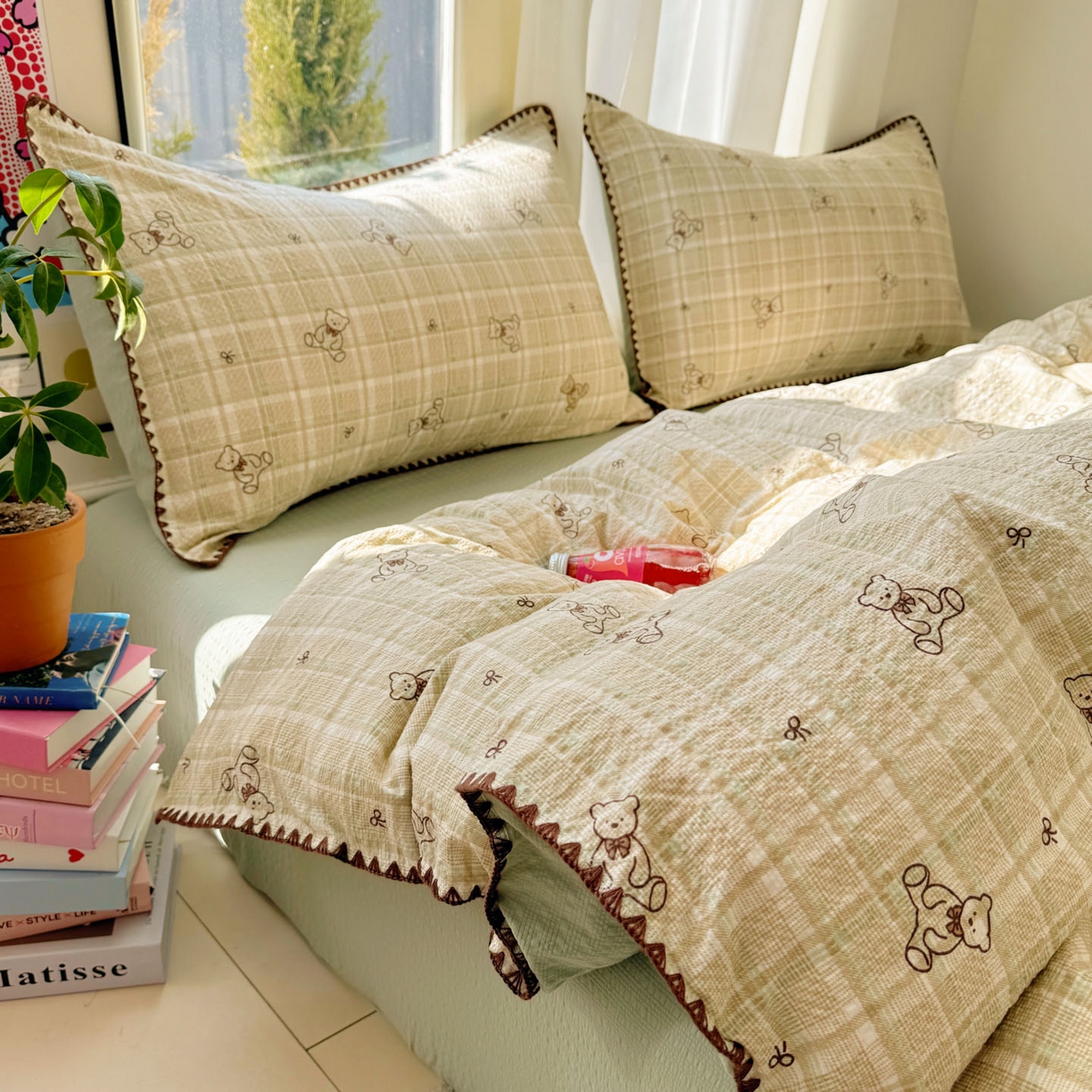 91家纺网 家纺一手货源 找家纺 玉海棠家纺 2026新款高品质A类泡芙纱甜栗贝壳边套件系列-小红书推荐（110g） 甜栗-青棕格纹熊