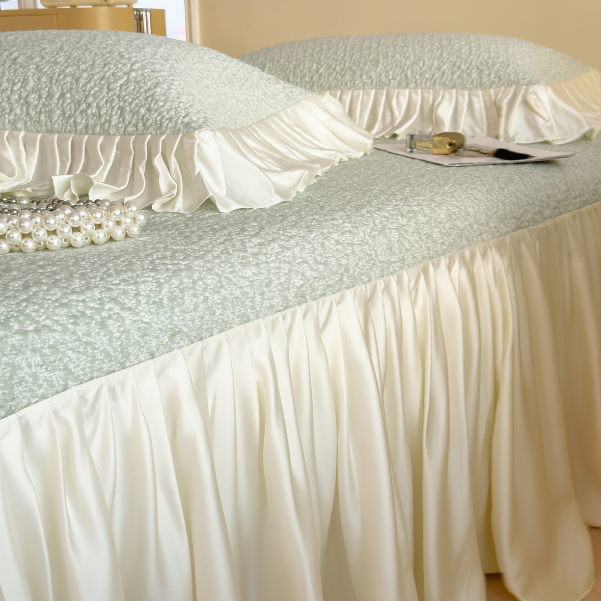 91家纺网 家纺一手货源 找家纺 孩子王家纺 2026新款夏季凉感公主风冰豆豆花边凉席床裙款凉感值过0.21三件套可机洗冰丝空 豆豆物语-飘飘-绿