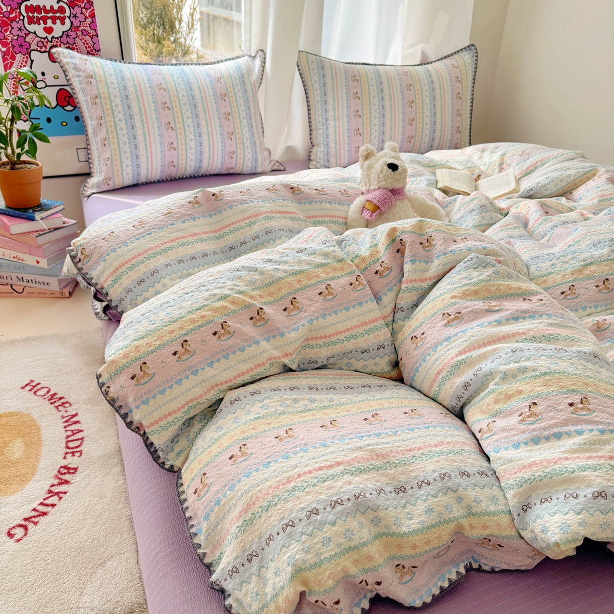 91家纺网 家纺一手货源 找家纺 玉海棠家纺 2026新款高品质A类泡芙纱甜栗贝壳边套件系列-小红书推荐（110g） 甜栗-甜心木马卷