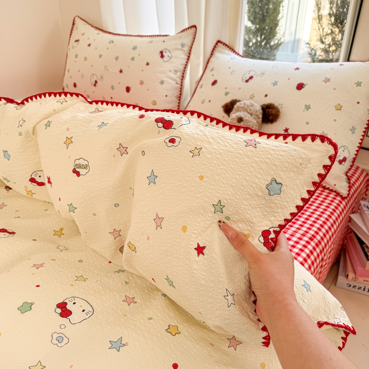 91家纺网 家纺一手货源 找家纺 玉海棠家纺 2026新款高品质A类泡芙纱甜栗贝壳边套件系列-小红书推荐（110g） 甜栗-星芒凯蒂