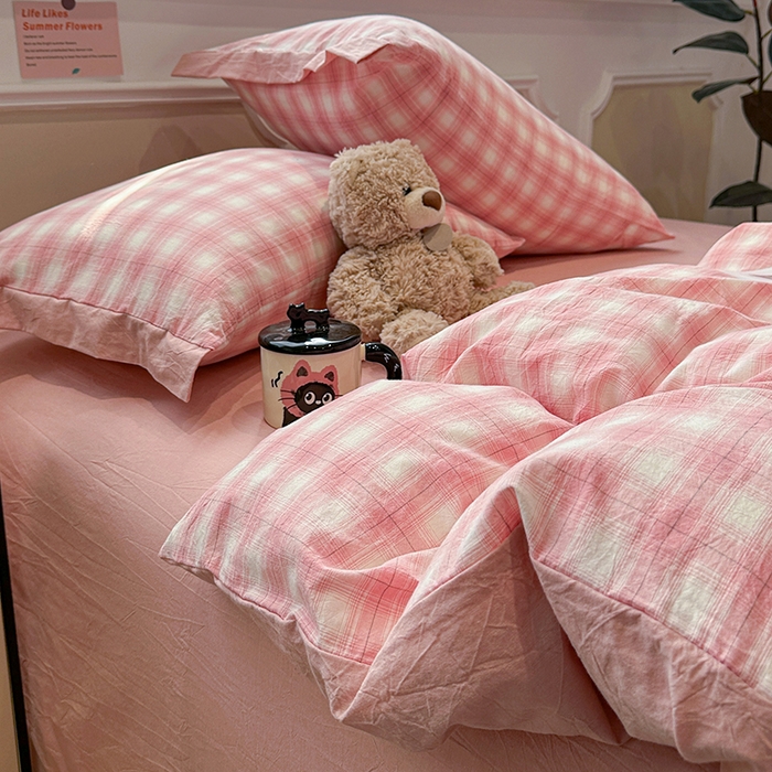 91家纺网 家纺一手货源 找家纺 麦朵家居 2026色织全棉水洗棉四件套暖格系列无印风床笠单被套长绒棉套件 樱花粉