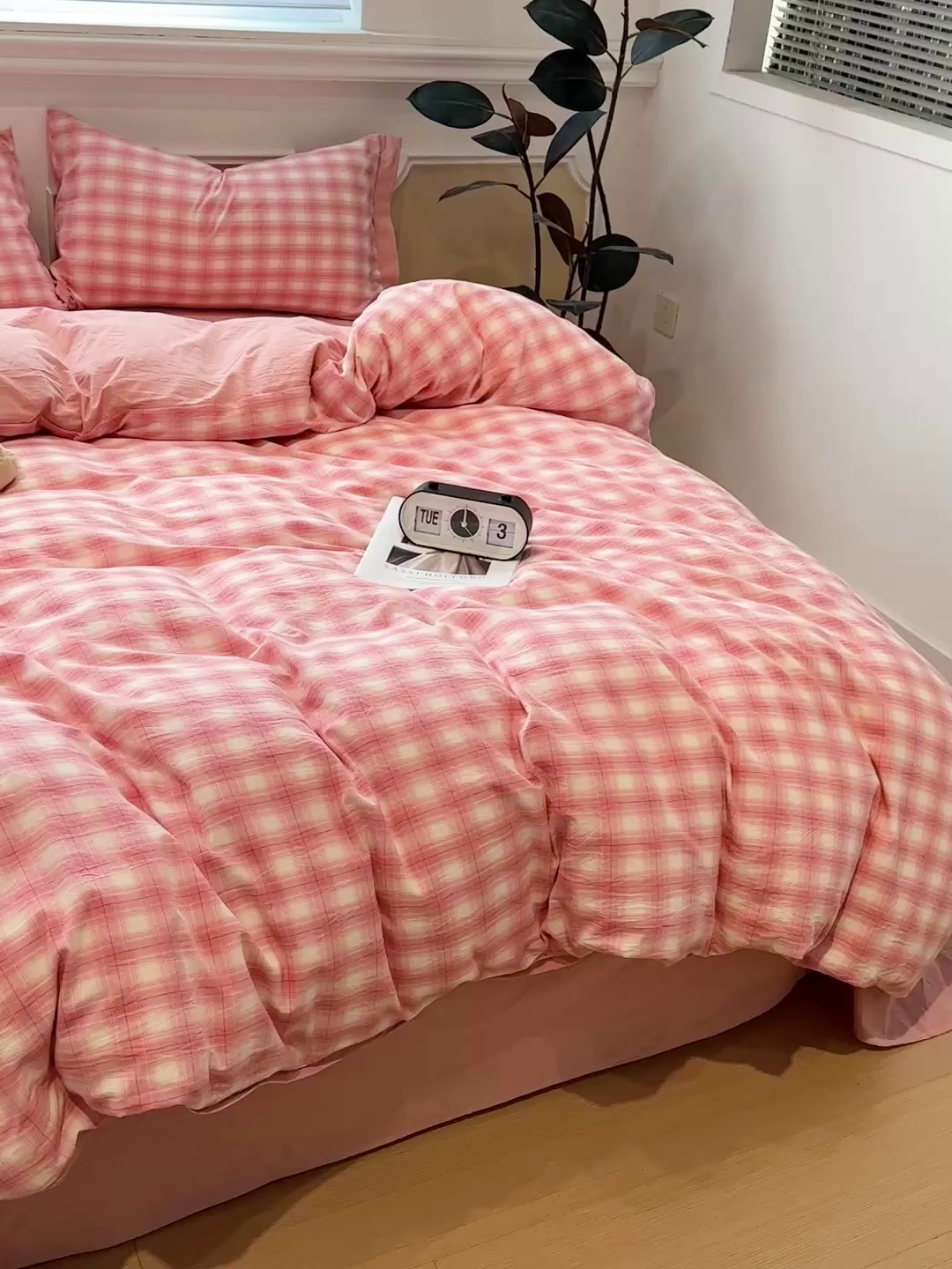 91家纺网 家纺一手货源 找家纺 麦朵家居 2026色织全棉水洗棉四件套暖格系列无印风床笠单被套长绒棉套件 樱花粉