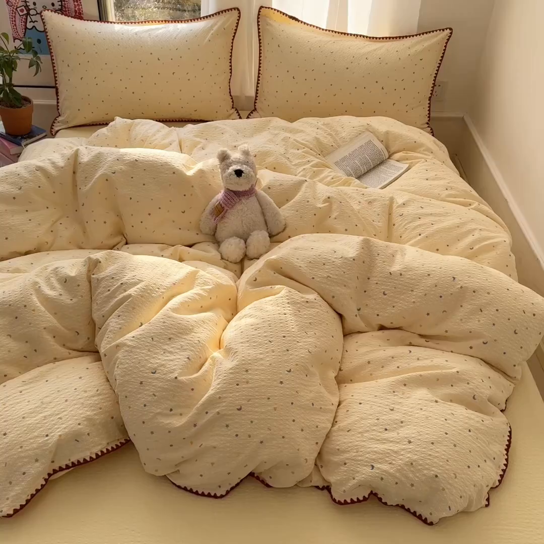 91家纺网 家纺一手货源 找家纺 玉海棠家纺 2026新款高品质A类泡芙纱甜栗贝壳边套件系列-小红书推荐（110g） 甜栗-星月糖粒