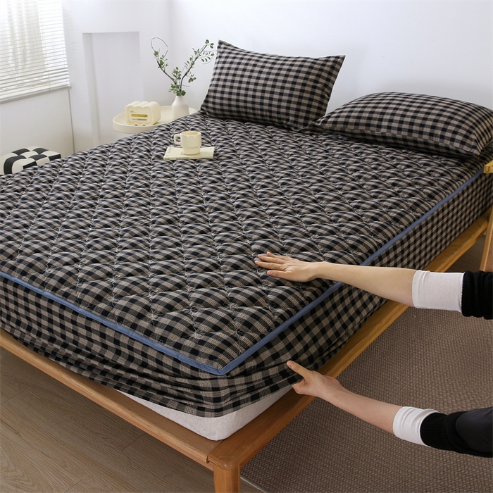 91家纺网 家纺一手货源 找家纺 乐逸家纺 2026新款日式100%全棉色织水洗棉夹棉床笠 日式全棉床笠重楼黑