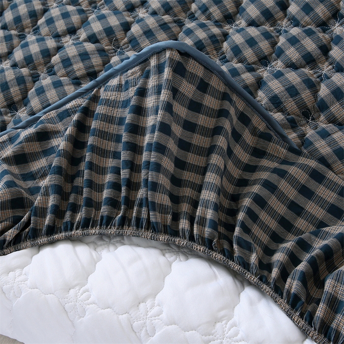 91家纺网 家纺一手货源 找家纺 乐逸家纺 2026新款日式100%全棉色织水洗棉夹棉床笠 日式全棉床笠重楼蓝