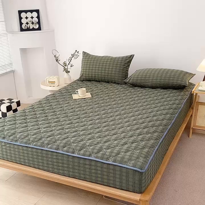 91家纺网 家纺一手货源 找家纺 乐逸家纺 2026新款日式100%全棉色织水洗棉夹棉床笠 日式全棉床笠重楼绿