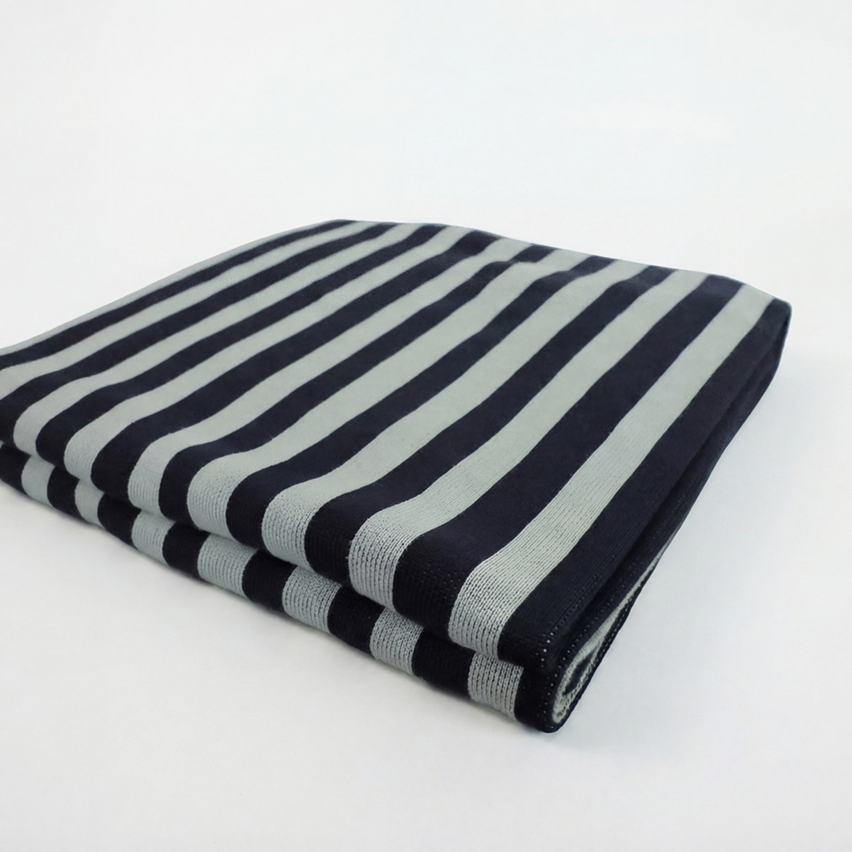 91家纺网 家纺一手货源 找家纺 暖绵绵家纺 2026新款丝光棉撞色条纹盖毯-海文（本款券后/折后零售价不得低于162元） 海文-银碳色