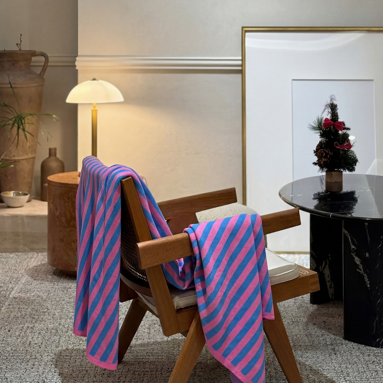 91家纺网 家纺一手货源 找家纺 暖绵绵家纺 2026新款丝光棉撞色条纹盖毯-海文（本款券后/折后零售价不得低于162元） 海文-蓝粉色