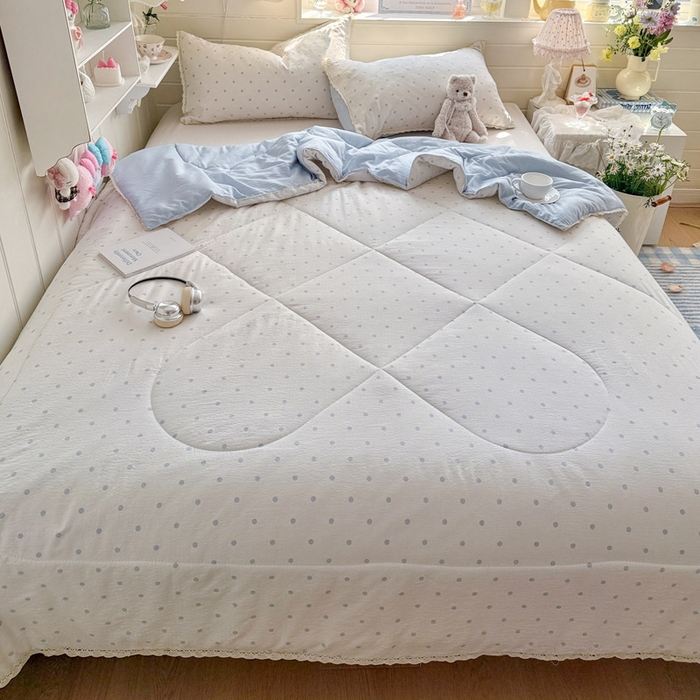 91家纺网 家纺一手货源 找家纺 优承佳生活馆 2026新款云感双层纱抗菌夏被夏凉被空调被 奶蓝波点