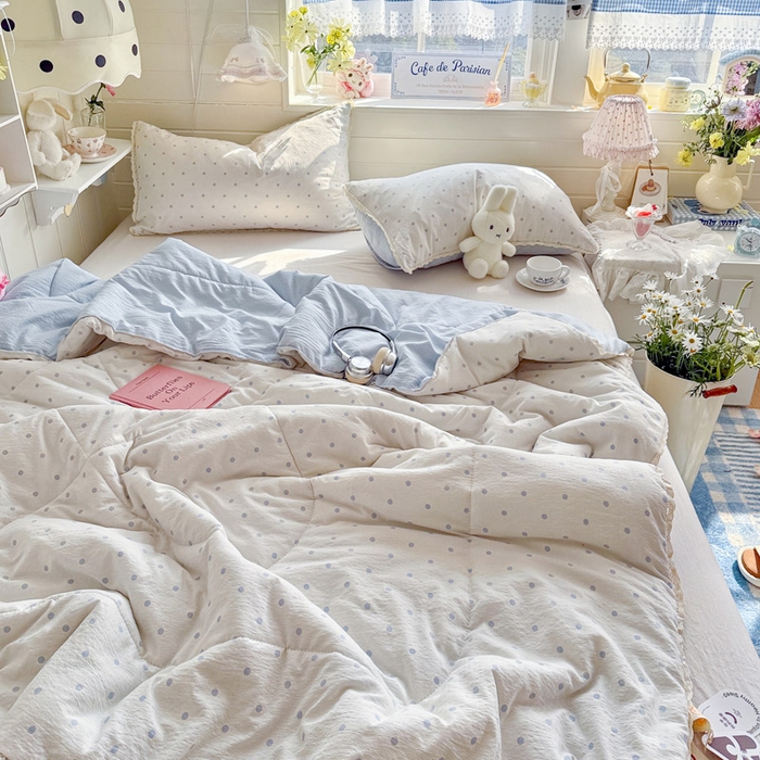 91家纺网 家纺一手货源 找家纺 优承佳生活馆 2026新款云感双层纱抗菌夏被夏凉被空调被 奶蓝波点