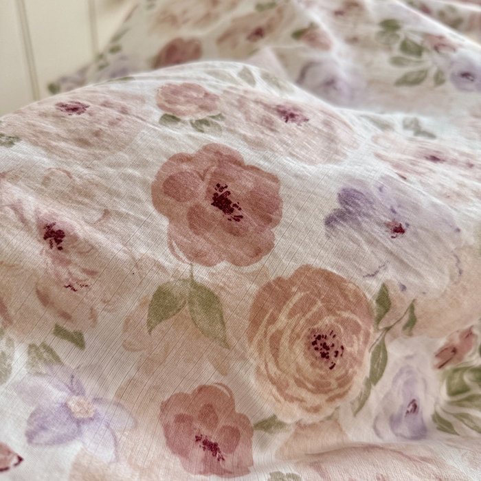 91家纺网 家纺一手货源 找家纺 优承佳生活馆 2026新款云感双层纱抗菌夏被夏凉被空调被 花间浅梦