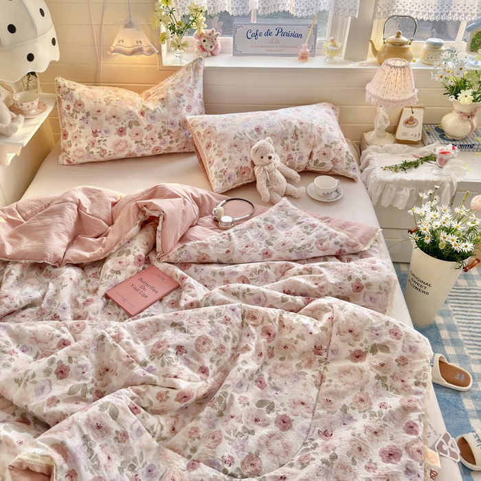 91家纺网 家纺一手货源 找家纺 优承佳生活馆 2026新款云感双层纱抗菌夏被夏凉被空调被 花间浅梦