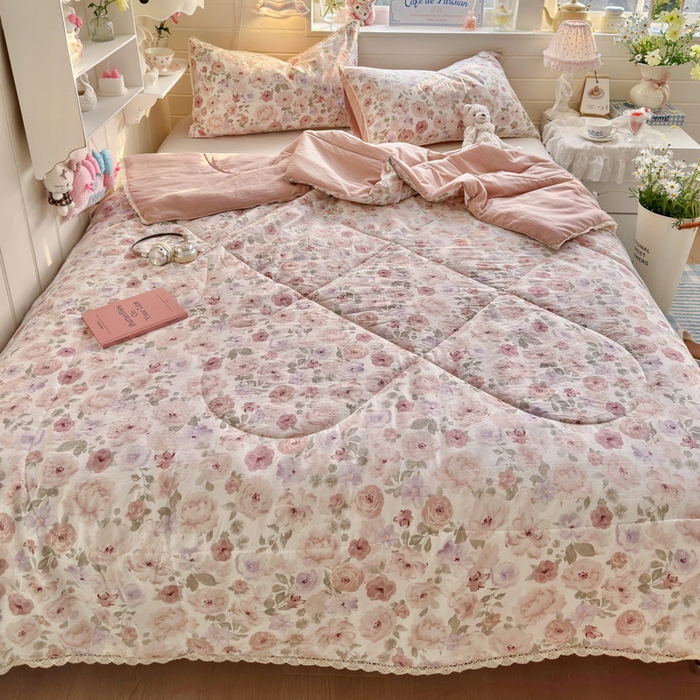 91家纺网 家纺一手货源 找家纺 优承佳生活馆 2026新款云感双层纱抗菌夏被夏凉被空调被 花间浅梦