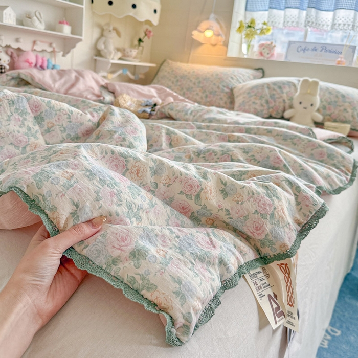 91家纺网 家纺一手货源 找家纺 优承佳生活馆 2026新款云感双层纱抗菌夏被夏凉被空调被 春芽浅漾