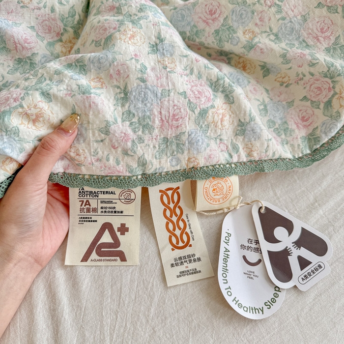 91家纺网 家纺一手货源 找家纺 优承佳生活馆 2026新款云感双层纱抗菌夏被夏凉被空调被 春芽浅漾