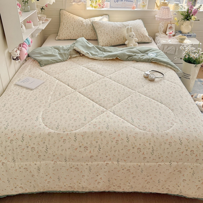 91家纺网 家纺一手货源 找家纺 优承佳生活馆 2026新款云感双层纱抗菌夏被夏凉被空调被 浅草花语