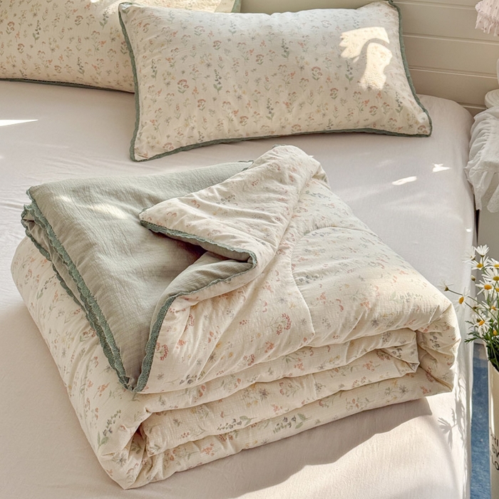 91家纺网 家纺一手货源 找家纺 优承佳生活馆 2026新款云感双层纱抗菌夏被夏凉被空调被 浅草花语