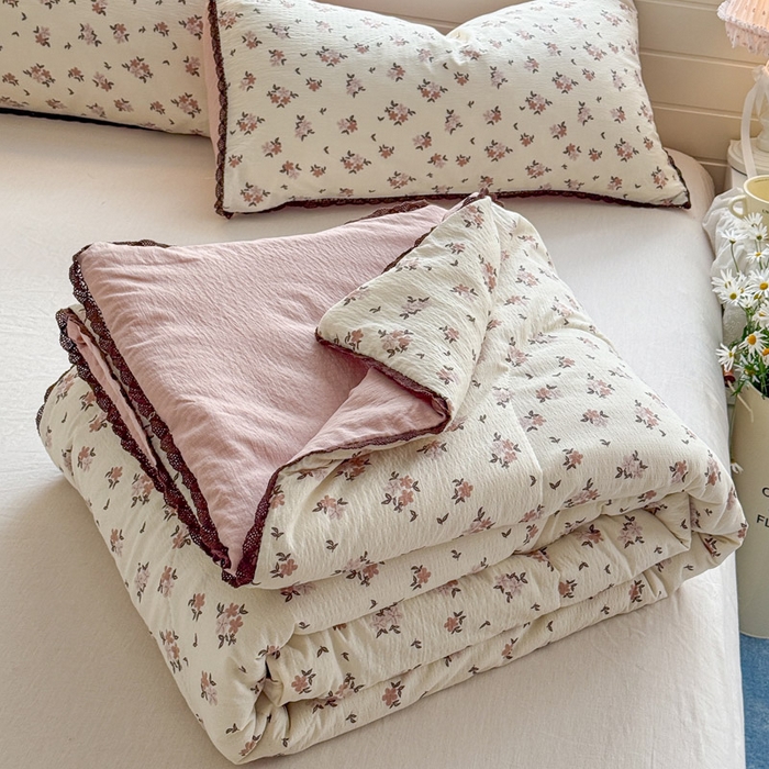 91家纺网 家纺一手货源 找家纺 优承佳生活馆 2026新款云感双层纱抗菌夏被夏凉被空调被 花枝语