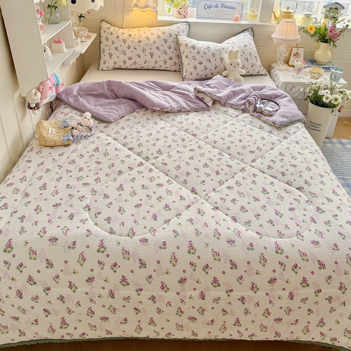 91家纺网 家纺一手货源 找家纺 优承佳生活馆 2026新款云感双层纱抗菌夏被夏凉被空调被 粉紫绮梦