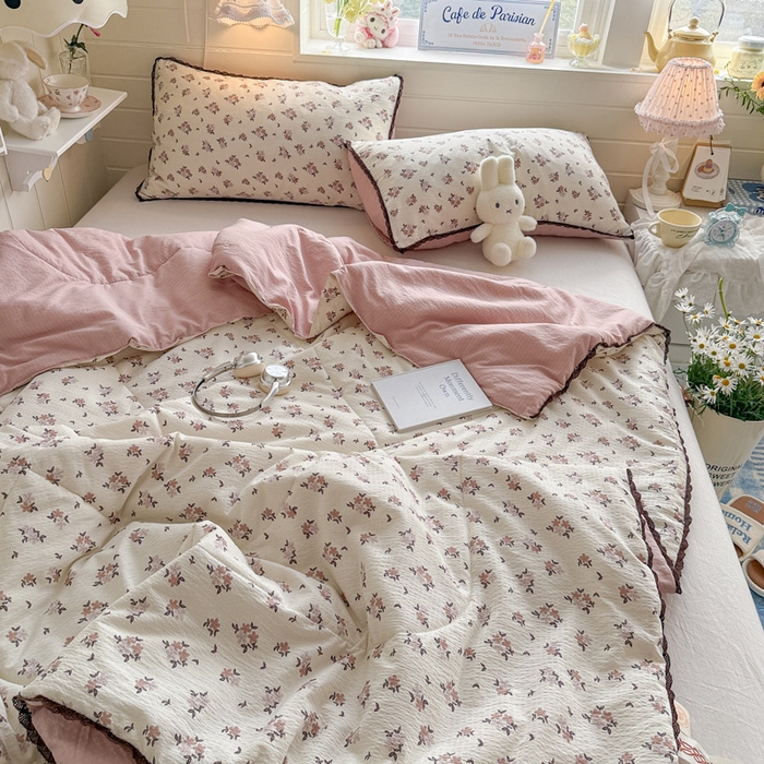 91家纺网 家纺一手货源 找家纺 优承佳生活馆 2026新款云感双层纱抗菌夏被夏凉被空调被 花枝语