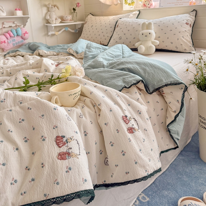 91家纺网 家纺一手货源 找家纺 优承佳生活馆 2026新款云感双层纱抗菌夏被夏凉被空调被 花间小兔