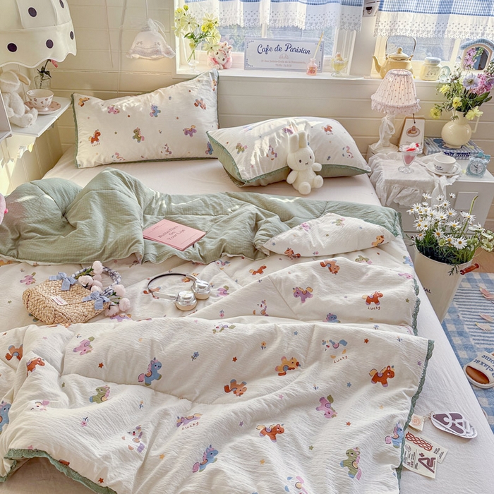 91家纺网 家纺一手货源 找家纺 优承佳生活馆 2026新款云感双层纱抗菌夏被夏凉被空调被 欢乐木马