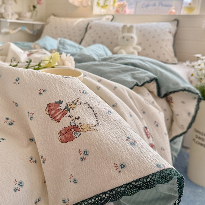 91家纺网 家纺一手货源 找家纺 优承佳生活馆 2026新款云感双层纱抗菌夏被夏凉被空调被 花间小兔