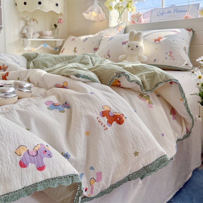 91家纺网 家纺一手货源 找家纺 优承佳生活馆 2026新款云感双层纱抗菌夏被夏凉被空调被 欢乐木马