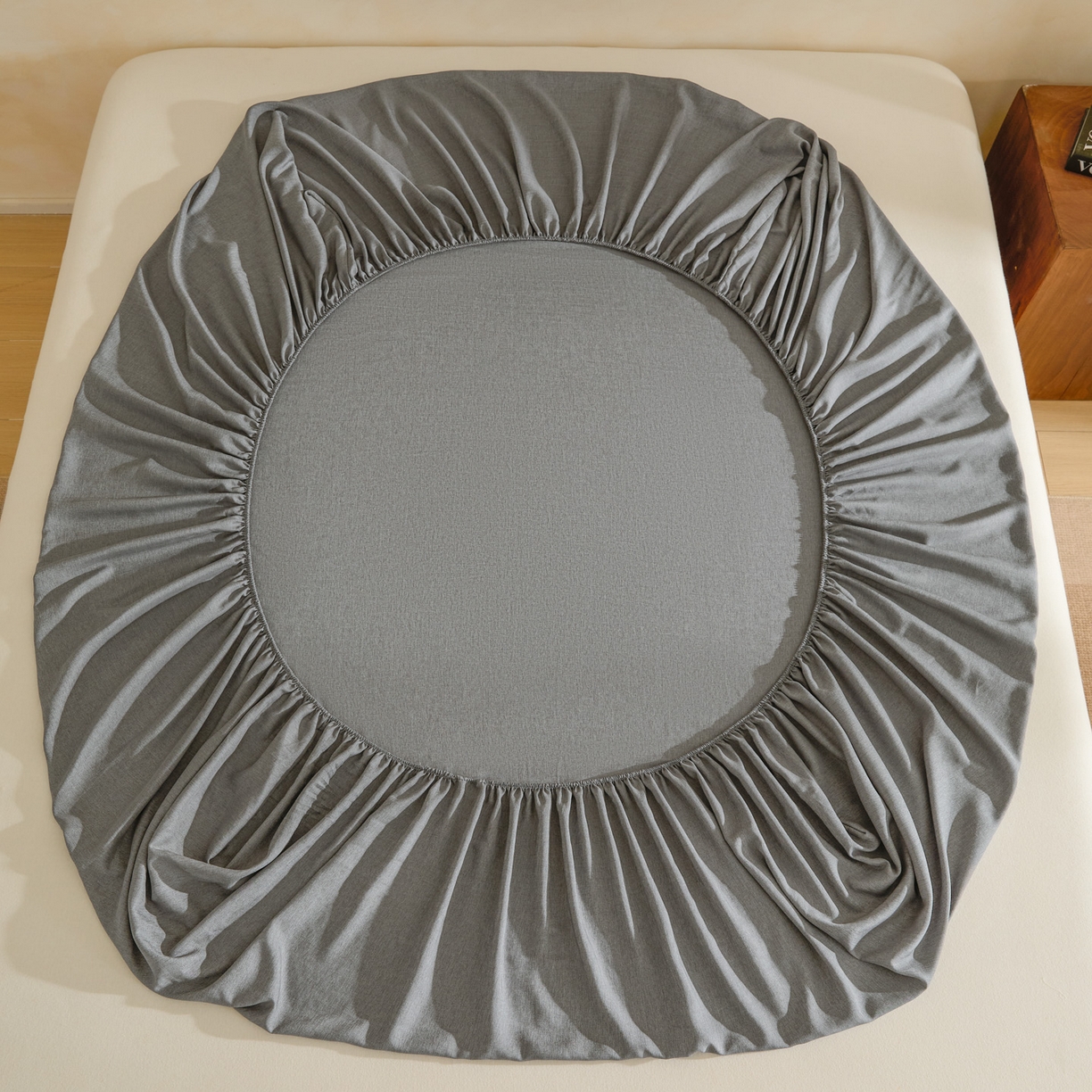 91家纺网 家纺一手货源 找家纺 衿成家纺 2026春夏新款竹纤维床笠凉感纹理感单床笠 床笠单件 竹纤维-浅灰