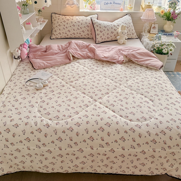 91家纺网 家纺一手货源 找家纺 优承佳生活馆 2026新款云感双层纱抗菌夏被夏凉被空调被 花枝语