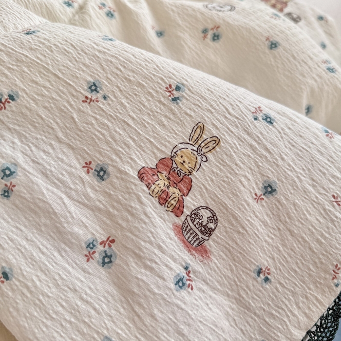 91家纺网 家纺一手货源 找家纺 优承佳生活馆 2026新款云感双层纱抗菌夏被夏凉被空调被 花间小兔