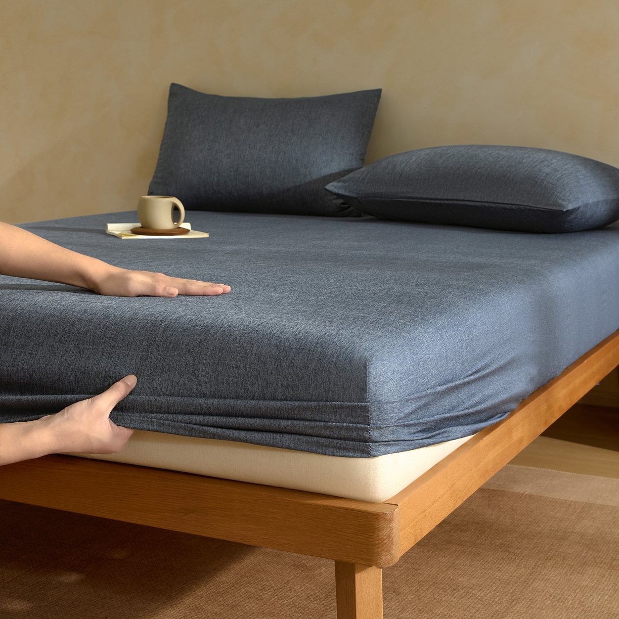 91家纺网 家纺一手货源 找家纺 衿成家纺 2026春夏新款竹纤维床笠凉感纹理感单床笠 床笠单件 竹纤维-深蓝