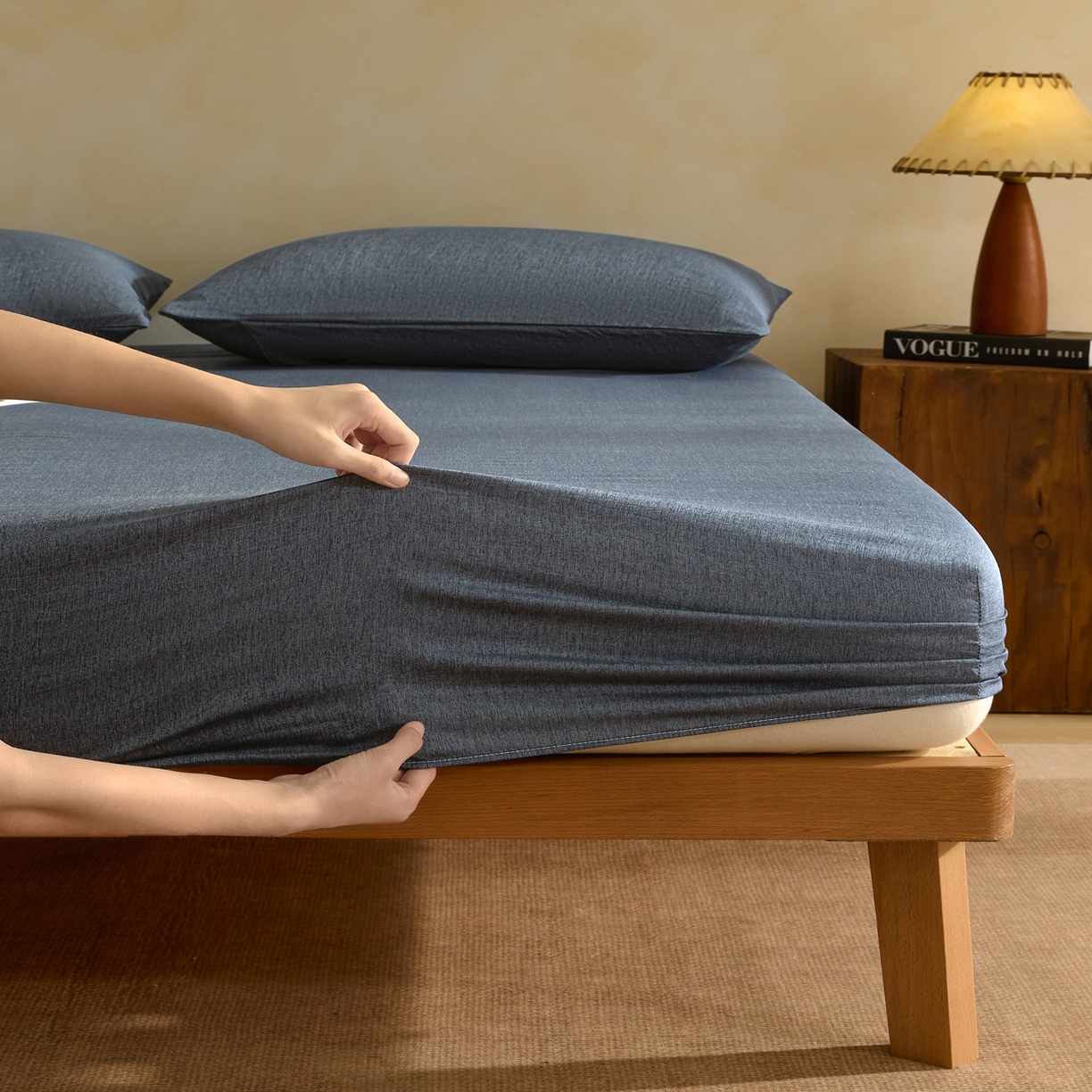 91家纺网 家纺一手货源 找家纺 衿成家纺 2026春夏新款竹纤维床笠凉感纹理感单床笠 床笠单件 竹纤维-深蓝