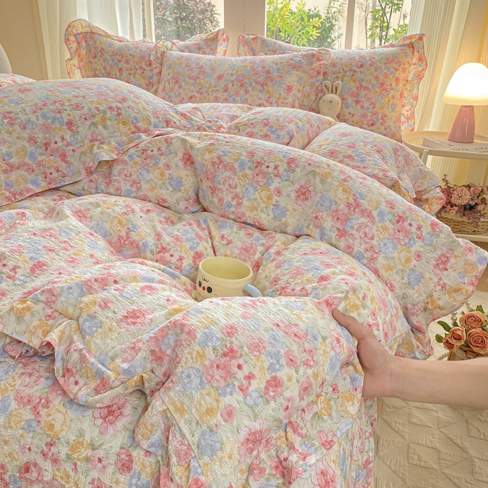 91家纺网 家纺一手货源 找家纺 昊川家纺 2026新款奶芙双层纱皱皱纱小清新多功能韩版花边床盖四件套 春日来信