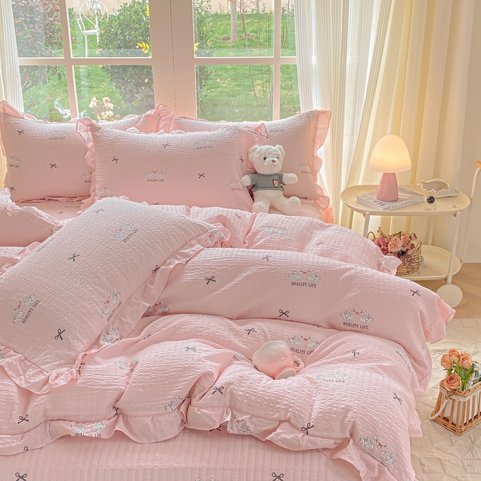 91家纺网 家纺一手货源 找家纺 昊川家纺 2026新款奶芙双层纱皱皱纱小清新多功能韩版花边床盖四件套 小天鹅-浅粉